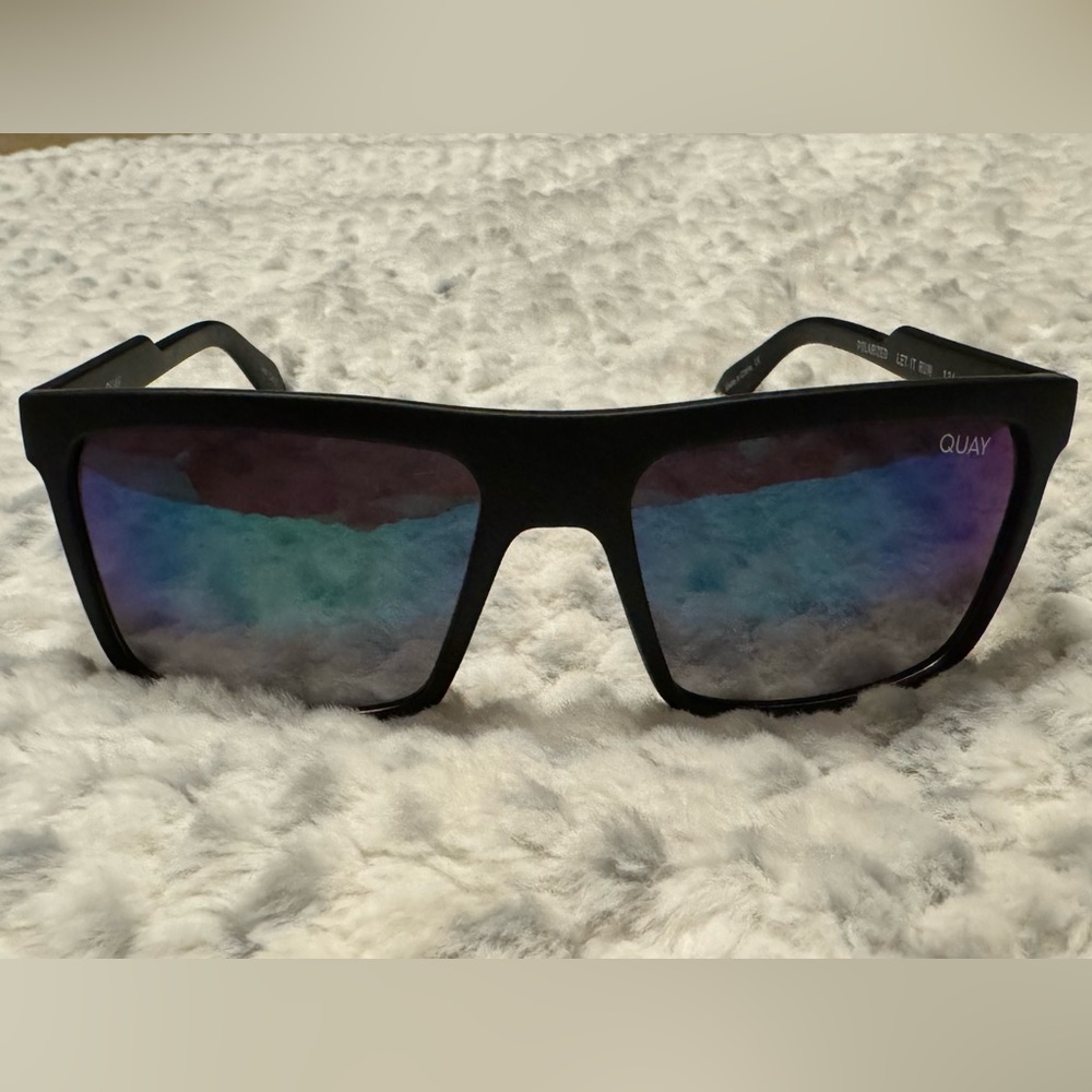 LIKE NEW! - Quay Australia - Let It Run - Matte Black Sunglasses - Polarized